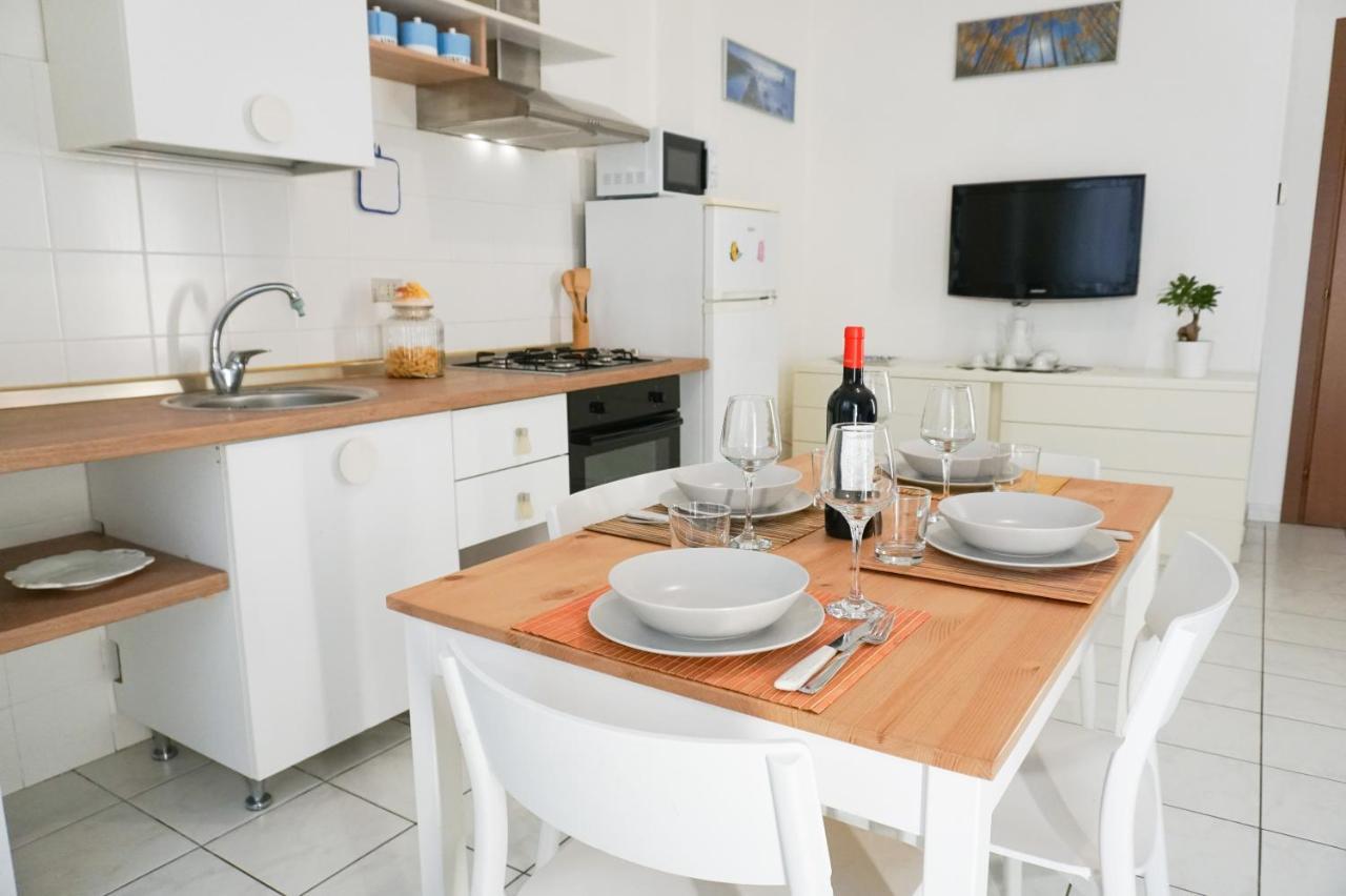 Al Mare Da Nonna Me' Apartman Porto SantʼElpidio Kültér fotó